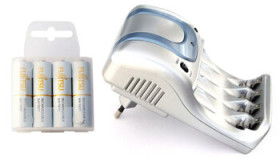 ładowarka N8168N + 4 x R6/AA Fujitsu R6 AA 2000mAh HR-3UTA/4T (box)