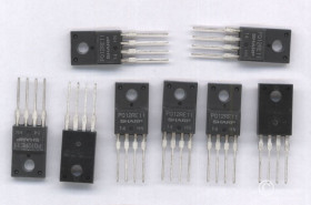 PQ12RE11 12V TO-220/4 IZOLOWANY SHARP STABILIZATOR Z RESETEM