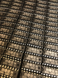 MOS/CSG 8701 clock generator for the Commodore 64 (New Old Stock)