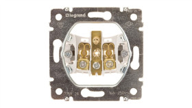 Sistena Life Gniazdo Pojedyncze Z/U 16A Ip20 Z Przesłonami 775928