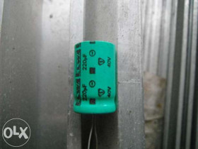 Kondensator 220uF 40V Elwa nowe.