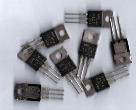 24V 1A 7924 NEC TO-220 METAL STABILIZATOR