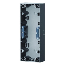 K.5 Puszka natynkowa 3-krotna pionowa stal szlachetna lakierowana 10437004