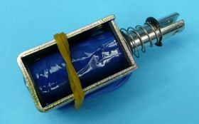 ELEKTROMAGNES 12V (0,7kg) WCIĄGAJĄCY