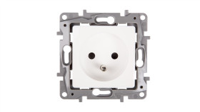 Niloe Gniazdo Pojedyncze Z/U 16A Ip20 Z Przesłonami Białe 664536