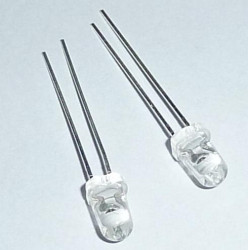 KTL050ACI-T dioda led 5mm, czerwona, Soczewka: bezbarwna przezroczysta, Swiatłosc: 7800, Kat swiecenia: < 35° cena netto