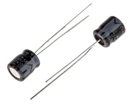 Kondensator 47μF 25V dc Radialny, Otwór przelotowy RS PRO roztaw: 2.5mm 6 (Dia.) x 7mm