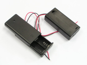 Koszyk baterii AA (R6) x2 z pokrywą i wyłącznikiem