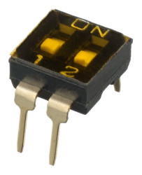Przełącznik DIP 2-pozycyjny SPST THT 100 mA przy 50 V DC (liniowy), 25 mA przy 24 V DC (impulsowy) -20 → +85°C