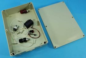 OBUDOWA DO 18650 26x18,5x8cm (104szt)MIERNIK+PRZET.USB