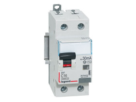 Wyłącznik różnicowoprądowy z członem nadprądowym C 16A 1P+N 6kA 30mA typ AC P312 serii DX3 411013 LEGRAND