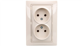 Domo Gniazdo Podwójne Bez Uziemienia Kompletne Śrubowe 16A 250V Kremowy...
