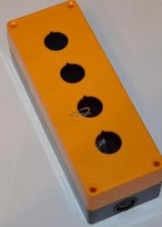 KASETA PUSZKA POD PRZYCISK 4 OTWORY fi22mm