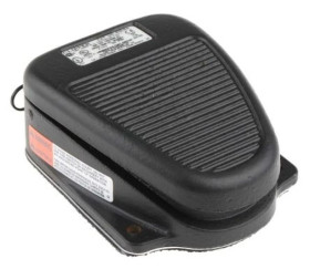 Przełącznik nożny Clipper IP20 Konstrukcja o średniej wytrzymałości Zatrzaskowy Żeliwo, SP-CO 20 A przy 125 V AC 250V