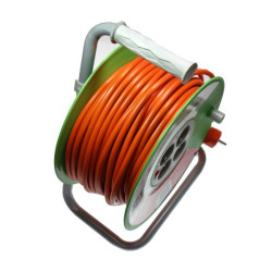 Przedłużacz zwijany 3G1,5 30M na bębnie zwijany Armac