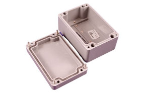 Obudowa Poliester wzmacniany włóknem szklanym szerokość zew. 75 mm długość zew. 110 mm wys. zew. 55 mm Hammond