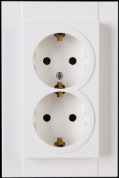 929529008 Dual outlet w/o child safety, HK07 pure white