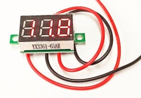 Woltomierz panelowy LED 5V-30V czerwony