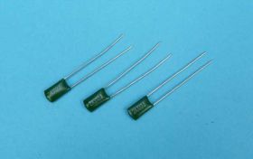 3,3nF/100V KOND.POLIESTROWY (100 SZT)