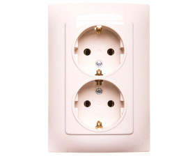 Simon 10 Gniazdo podwójne SCHUKO kremowe 16A 250V IP20 CGSZ2/41