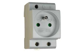 Gniazdo z uziemieniem HAGER SN216