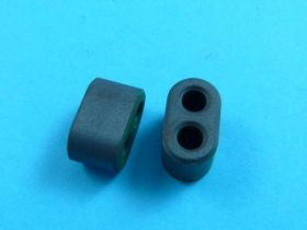 RDZEŃ DWUOTWOR.H=13,5 L=8 D=7,8 FI=3,7mm