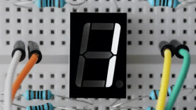 1x LED 7-segment white display, common cathode