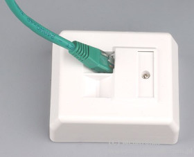 Gniazdo natynkowe pojedyncze RJ45 UTP kat.5e montaż LSA