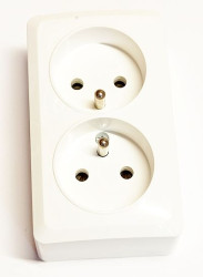 Gniazdo elektryczne natynkowe z uziemieniem podwójne 2x2P+Z