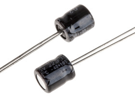 Kondensator 22μF 35V dc Radialny, Otwór przelotowy RS PRO roztaw: 2.5mm 6 (Dia.) x 7mm