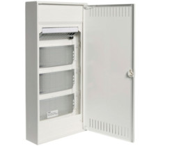 Rozdzielnica multimedialna natynkowa 4R drzwi wentylowane PatchPanel 3xGN. 230V IP30 volta VA48NWP HAGER