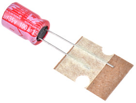 Kondensator 100μF 35V dc Radialny, Otwór przelotowy Wurth Elektronik roztaw: 3mm 8 (Dia.) x 11.5mm
