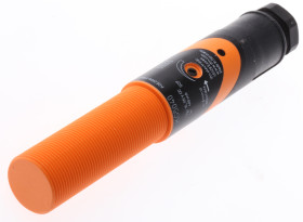 Czujnik zbliżeniowy M18 Pojemnościowy 8 mm ifm electronic Wpuszczany 10 → 55 V dc długość 110mm Gwintowany