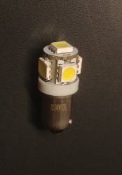 Żarówka LEDOWA 12V (do 30V) BA9S biała 5 diód