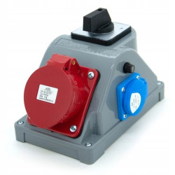 Rozdzielnica budowlana typ COMBOPOL 32A/4 + 2*GS 230V + rozłącznik L-0-P, obudowa naścienna / natynkowa, N2T01LP/4