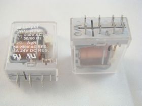 Przekaźnik R2M-2012-23-5230 230VAC 5A;2 zestyki przeł. do gn.wtykowych