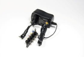 Zasilacz uniwersalny, gniazdkowy 3V...12V, 1A 12W