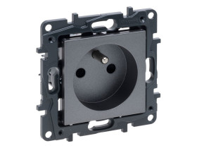NILOE STEP Gniazdo pojedyncze z uziemieniem zaciski automatyczne bez przesłony stalowy 863431 LEGRAND