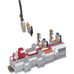 Phoenix Contact 3045062 UT series continuity Screw Terminal 5.2mm red