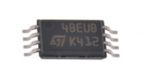 Pamięć EEPROM Montaż powierzchniowy 4kbit 8-pinowy TSSOP 128 x 32 bity, 512 x 8 bitów