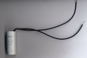 KONDENSATOR ROZRUCHOWY 2uF/450V 25X55MM Z PRZEWODAMI