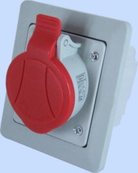 Gniazdo skośne podtynkowe z ramką 5P 16A 400V czerwone IP GSP 16/5 IP-44 921850