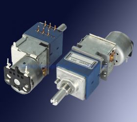 Potencjometr obrotowy 2x100k A RK271 z silnikiem oś gładka Alps