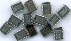 PCD8582 UKŁAD SCALONY