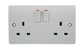 Gniazdo wtykowe Typ G - brytyjski Montaż wpuszczany MK Electric ścieżki: podwójne z przełącznikiem 13A