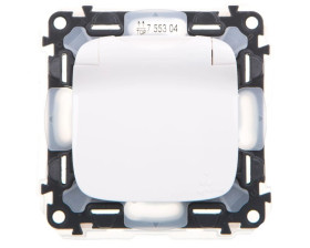 VALENA ALLURE Gniazdo pojedyncze z przesłonami IP44 755304