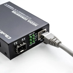 Qoltec Dwukierunkowy Media Konwerter SWITCH Ethernet 1x RJ45 1x SFP 1000Mb/s 5V