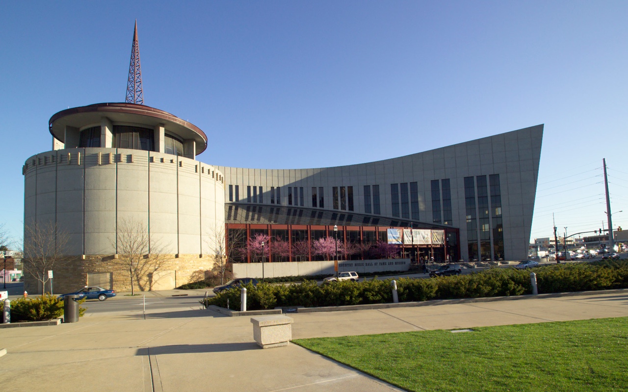 the-southeast-region-big-businesses-landmarks-and-landforms