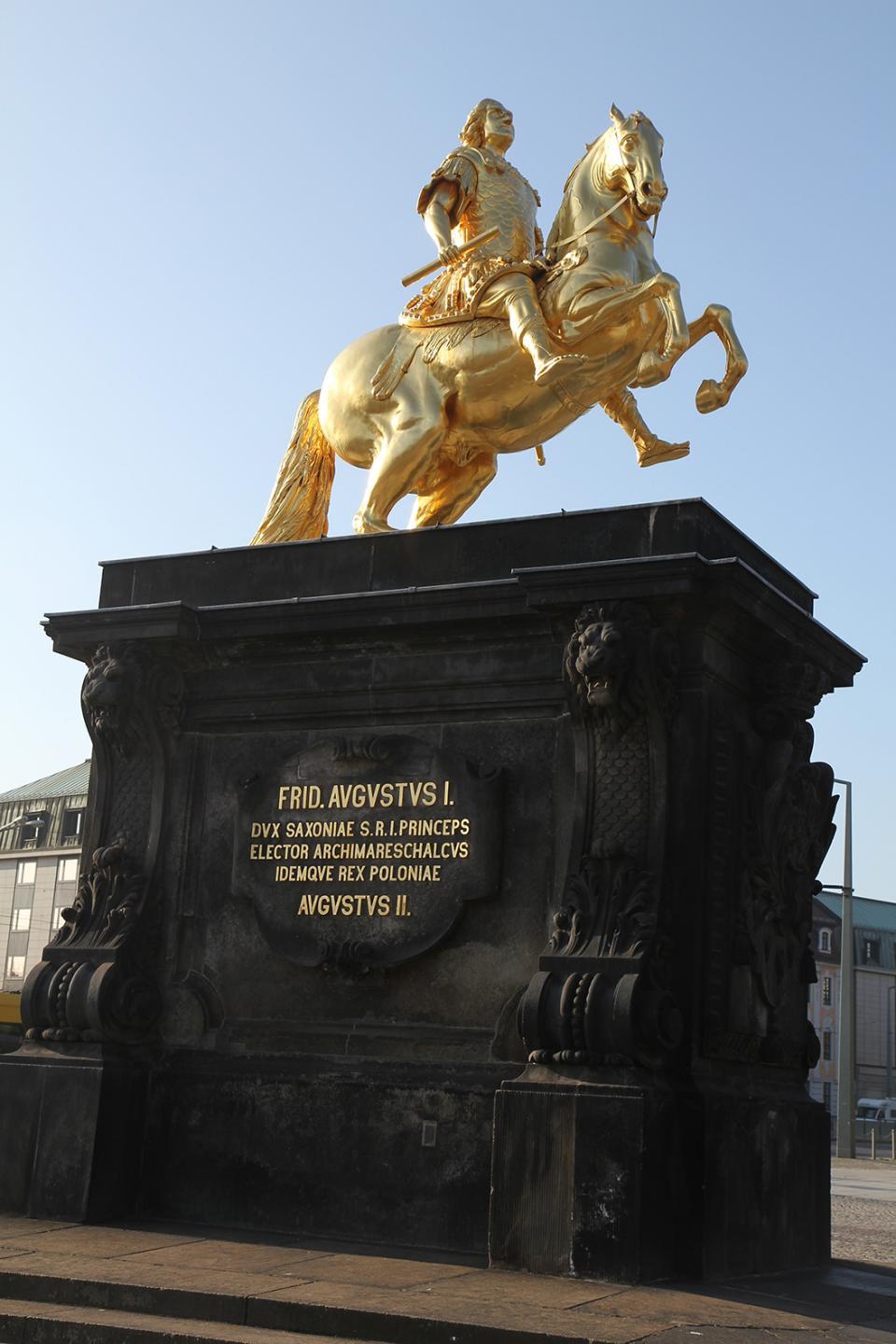 Fr. sculptor Vinache, August the Strong, 1736 gilded copper.