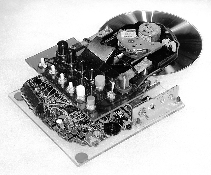 “Sled Dog” hand-scratchable hacked CD player (Nicolas Collins).